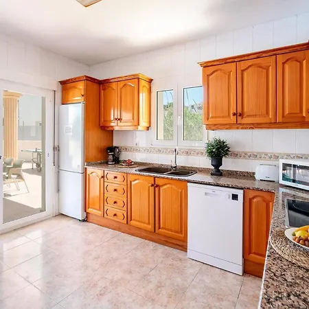 Carolina Blanca By فيلة كاليبي